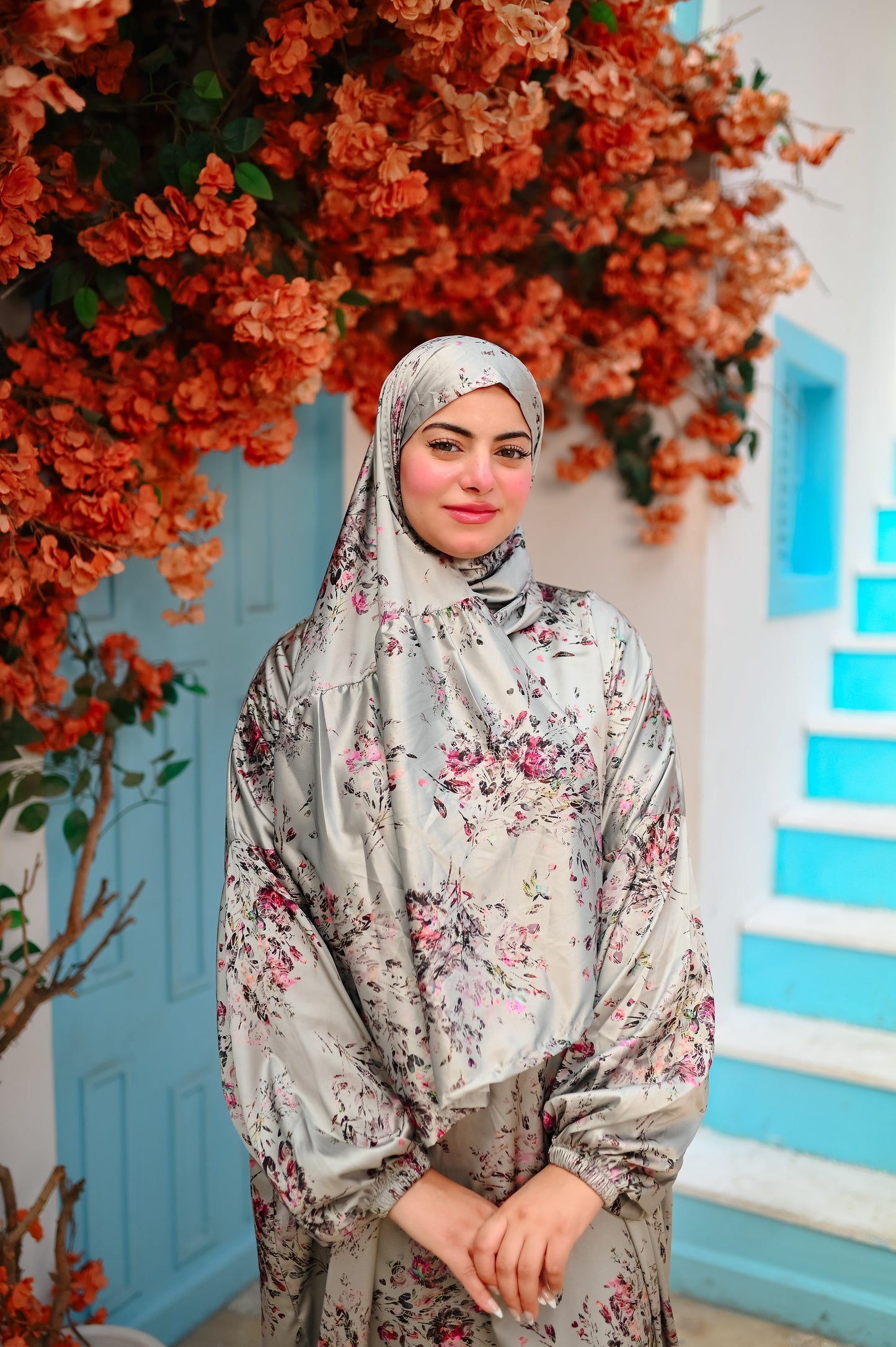 Zahra Floral Satin Isdal – Elegant Full-Length Modest Prayer Dress