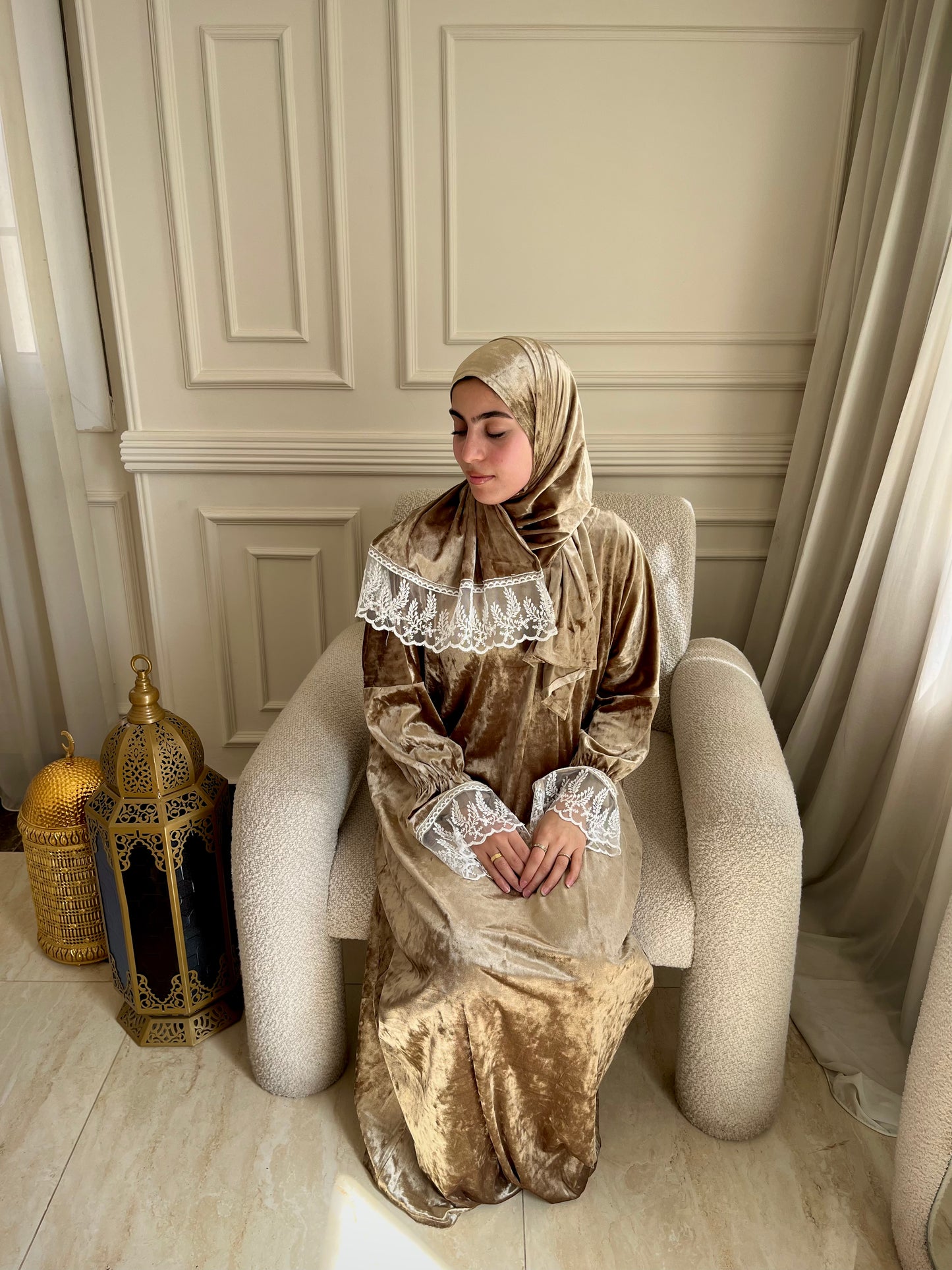 Jangah Velvet Lace Prayer Isdal — Luxury Ramadan and Eid Prayer Set