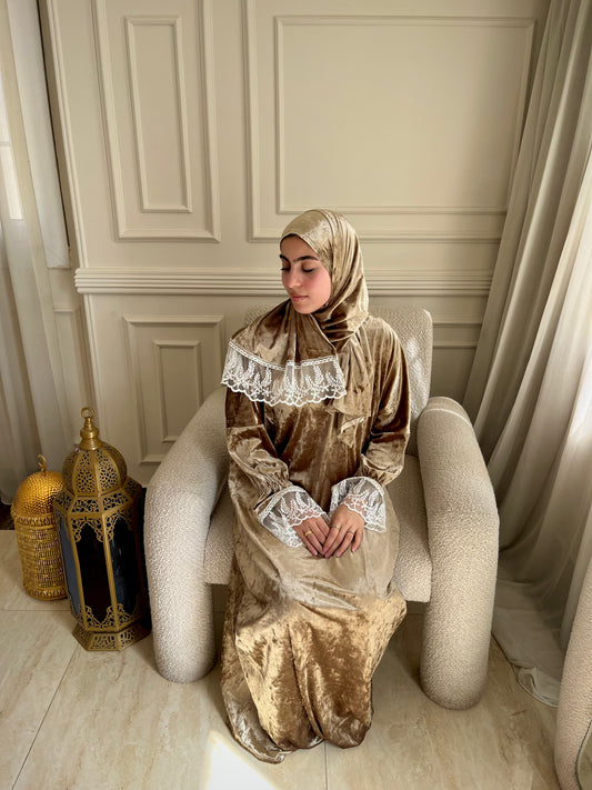 Jangah Velvet Lace Prayer Isdal — Luxury Ramadan and Eid Prayer Set