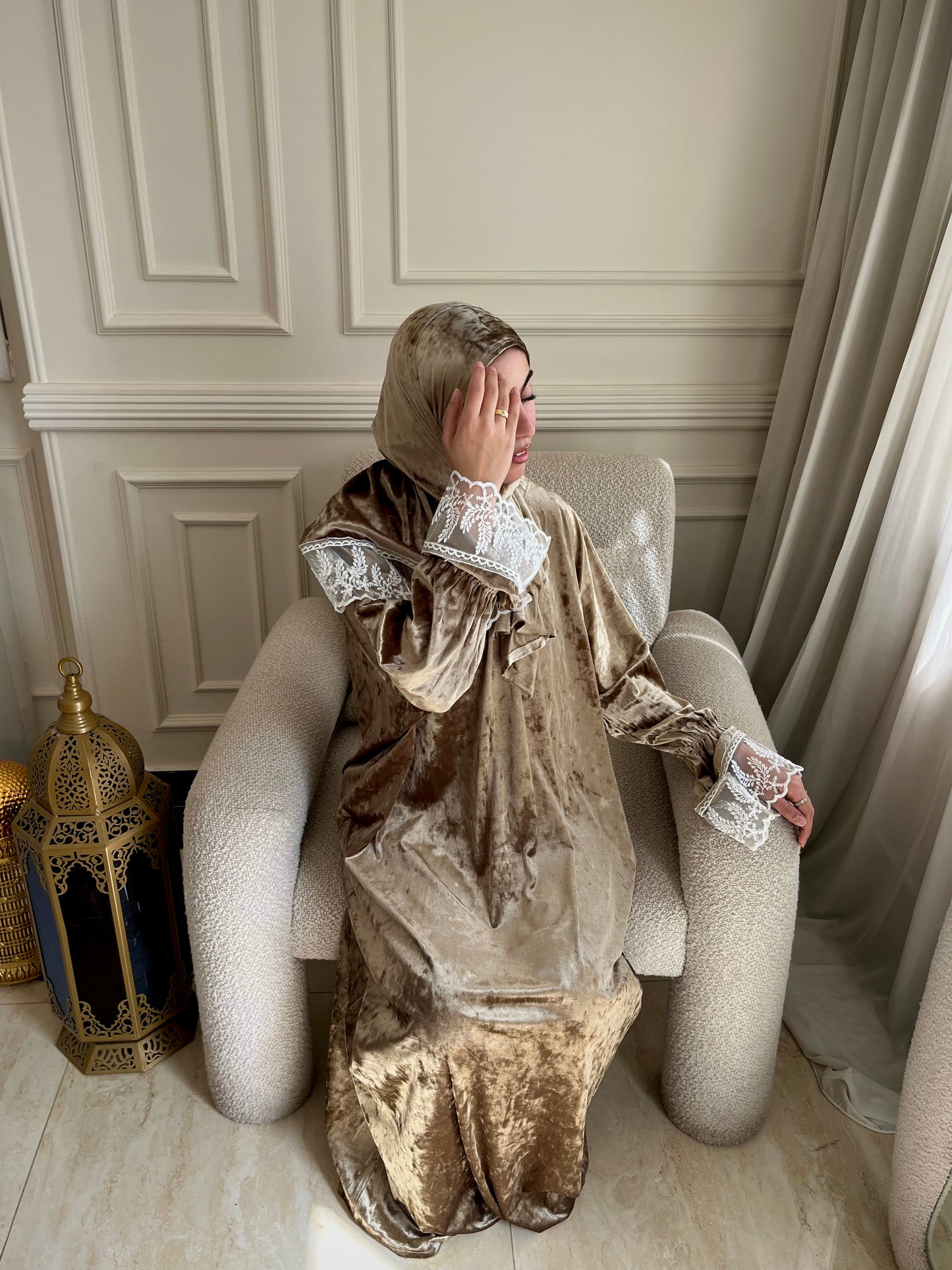 Jangah Velvet Lace Prayer Isdal — Luxury Ramadan and Eid Prayer Set