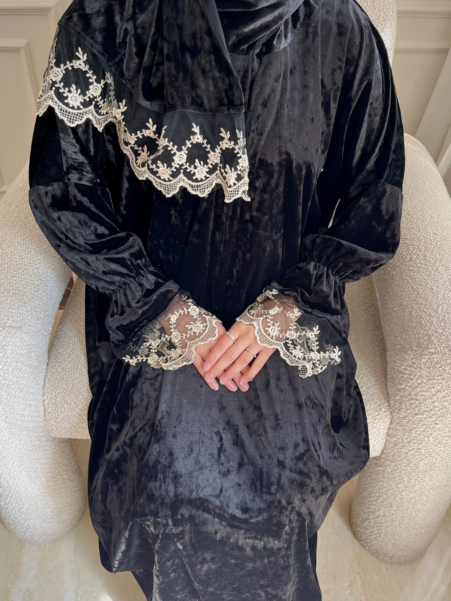 Jangah Velvet Lace Prayer Isdal — Luxury Ramadan and Eid Prayer Set