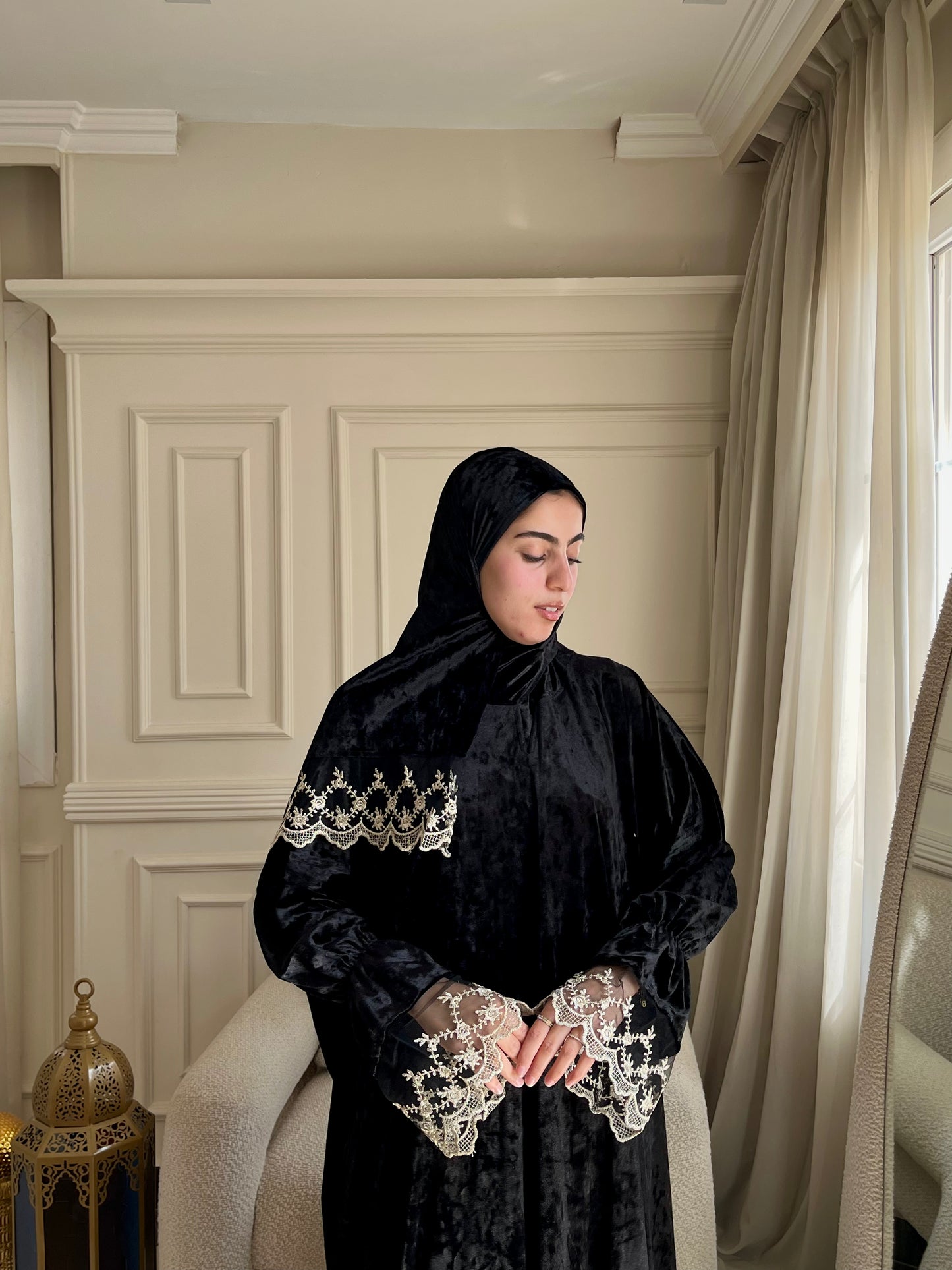 Jangah Velvet Lace Prayer Isdal — Luxury Ramadan and Eid Prayer Set